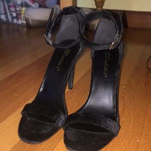 Breckelle’s brand black velvet 4 inch heels Lulu’s